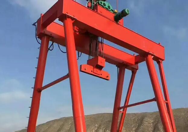 雙主梁吊鉤門式蜜桃久久无码機設備廠區實拍