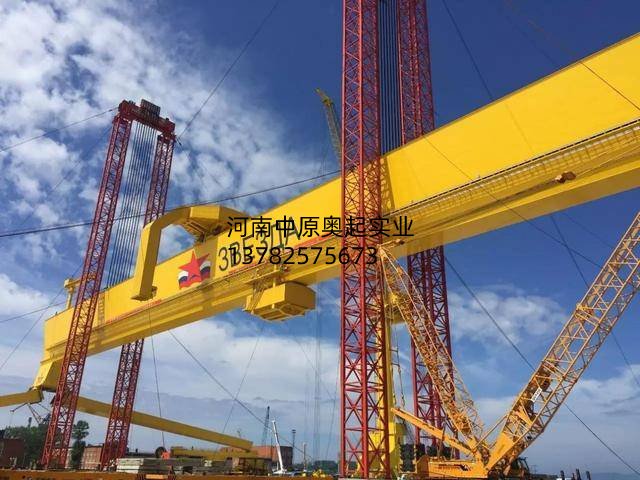 我國*大的門式蜜桃久久无码機可以吊起10萬噸，但已被禁止出口