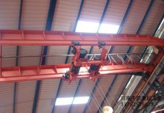 LH型電動雙梁橋式蜜桃久久无码機